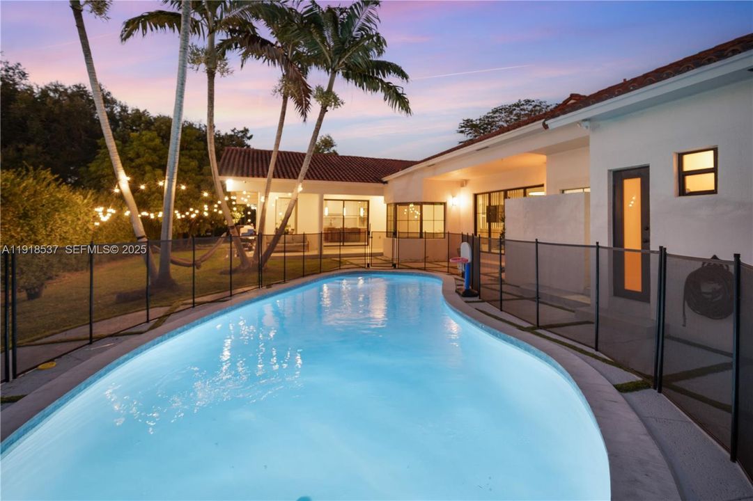 For Sale: $2,250,000 (6 beds, 4 baths, 3189 Square Feet)