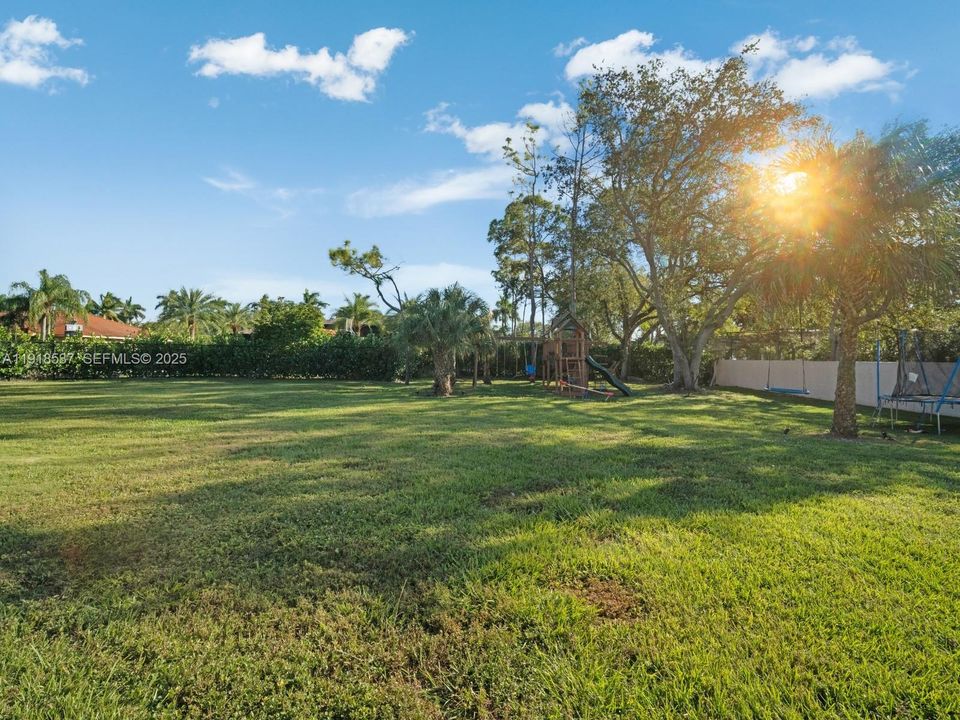 For Sale: $2,250,000 (6 beds, 4 baths, 3189 Square Feet)