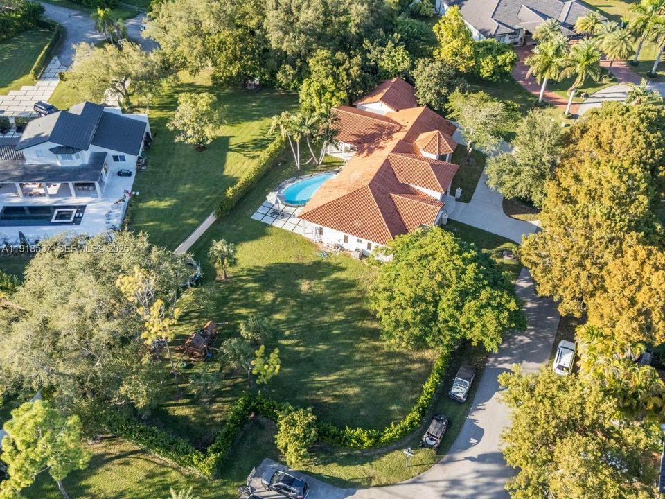 For Sale: $2,250,000 (6 beds, 4 baths, 3189 Square Feet)