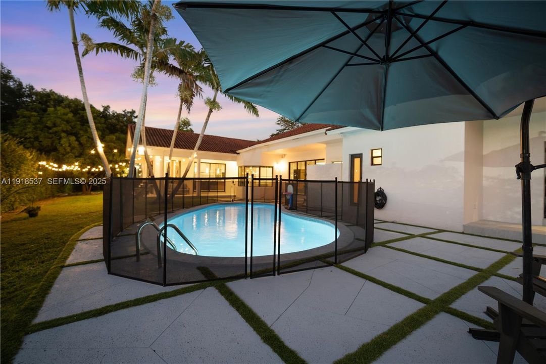 For Sale: $2,250,000 (6 beds, 4 baths, 3189 Square Feet)