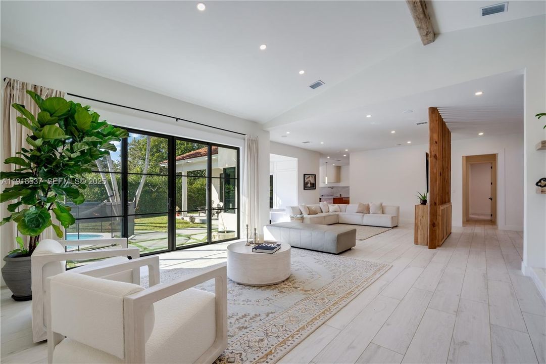 For Sale: $2,250,000 (6 beds, 4 baths, 3189 Square Feet)