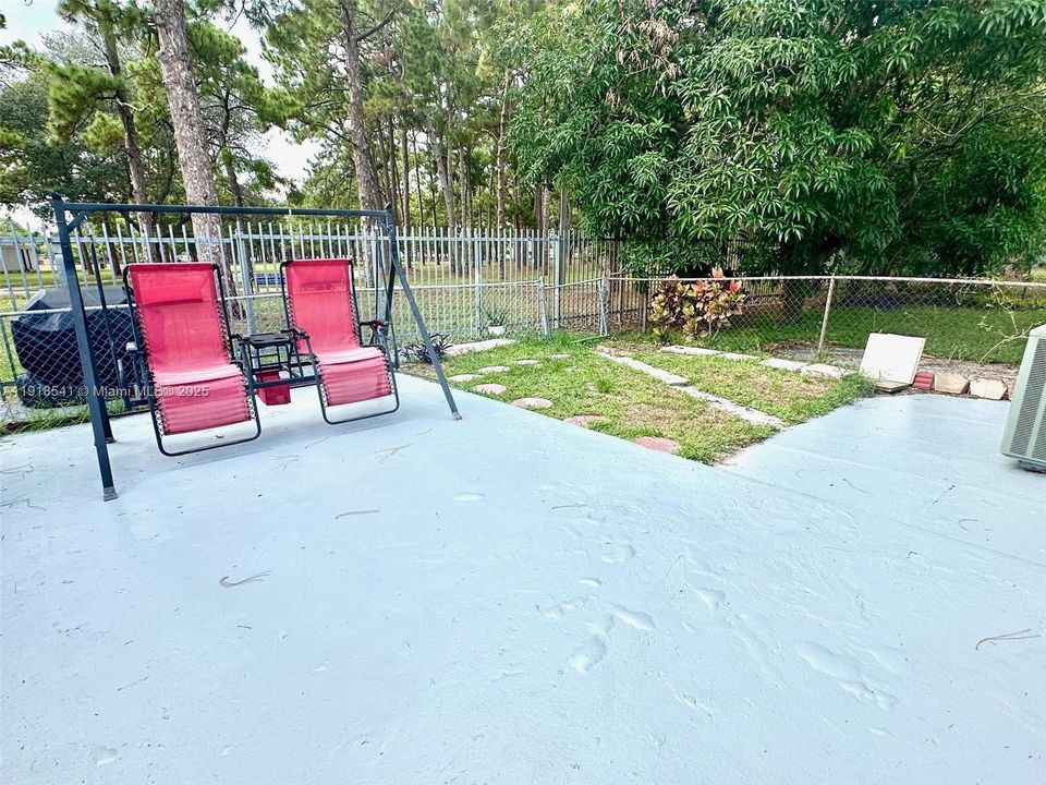 待售: $395,000 (3 贝兹, 2 浴室, 1152 平方英尺)