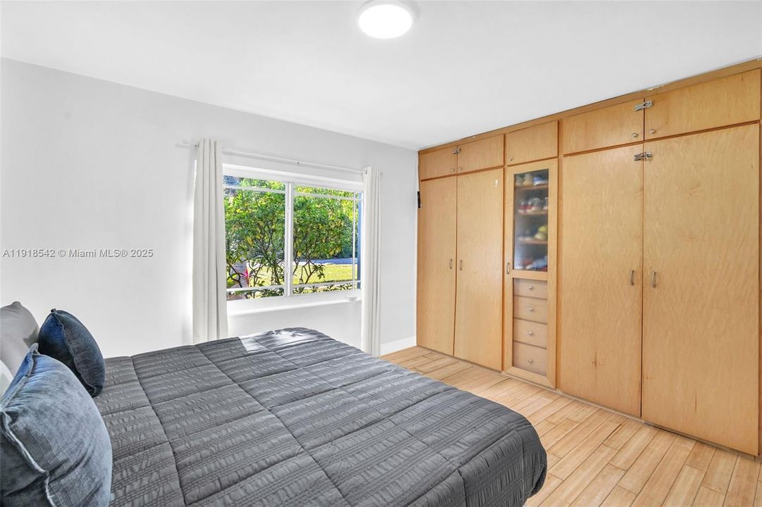 For Sale: $1,598,000 (3 beds, 3 baths, 1609 Square Feet)