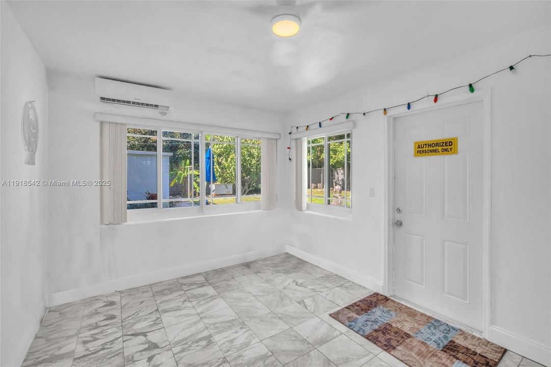 For Sale: $1,598,000 (3 beds, 3 baths, 1609 Square Feet)