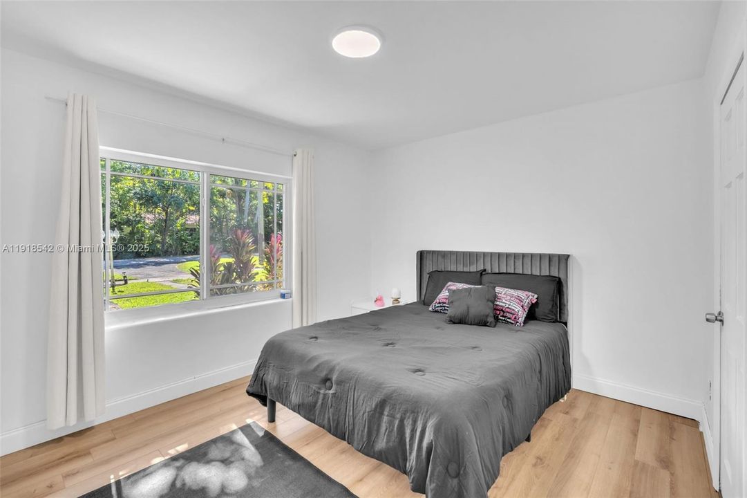 For Sale: $1,598,000 (3 beds, 3 baths, 1609 Square Feet)