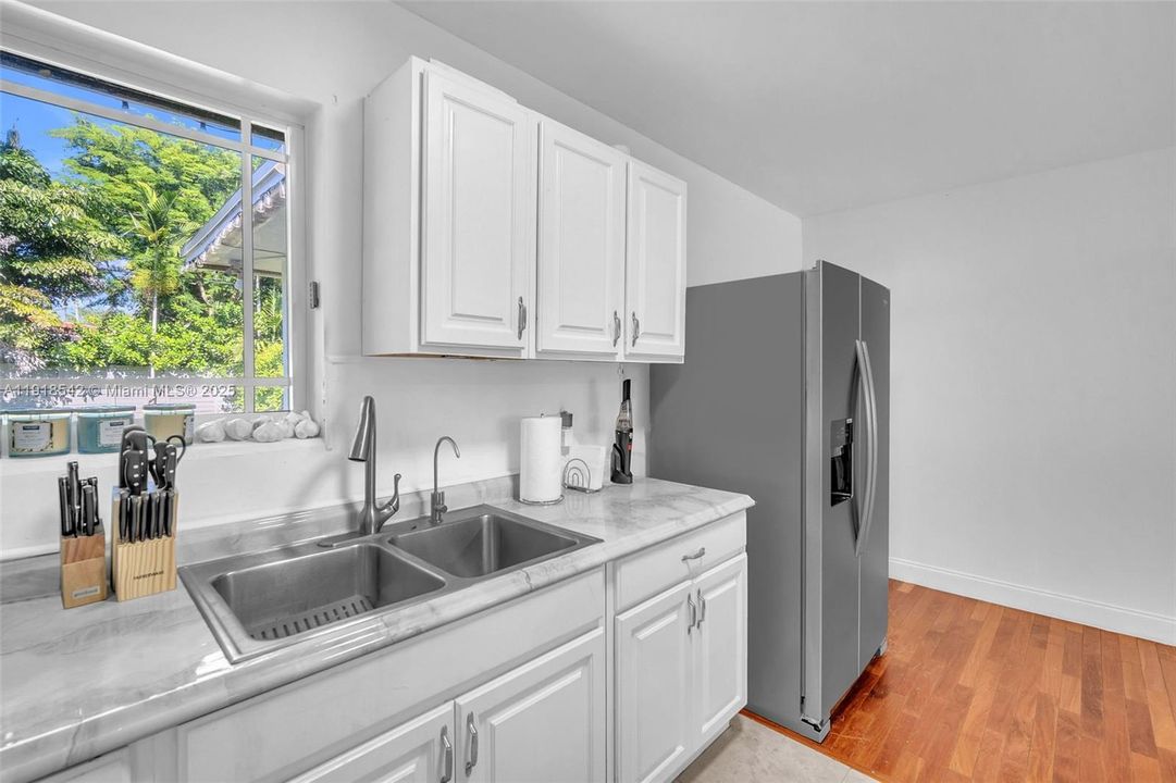 For Sale: $1,598,000 (3 beds, 3 baths, 1609 Square Feet)