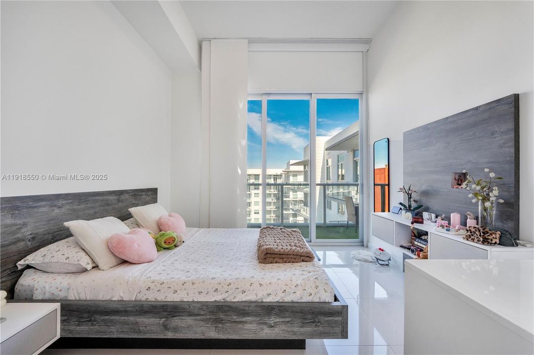 En Venta: $450,000 (2 camas, 2 baños, 1130 Pies cuadrados)