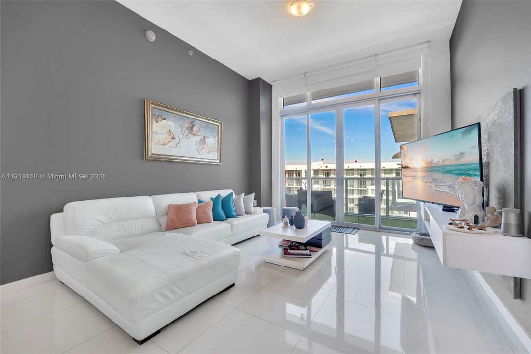 En Venta: $450,000 (2 camas, 2 baños, 1130 Pies cuadrados)