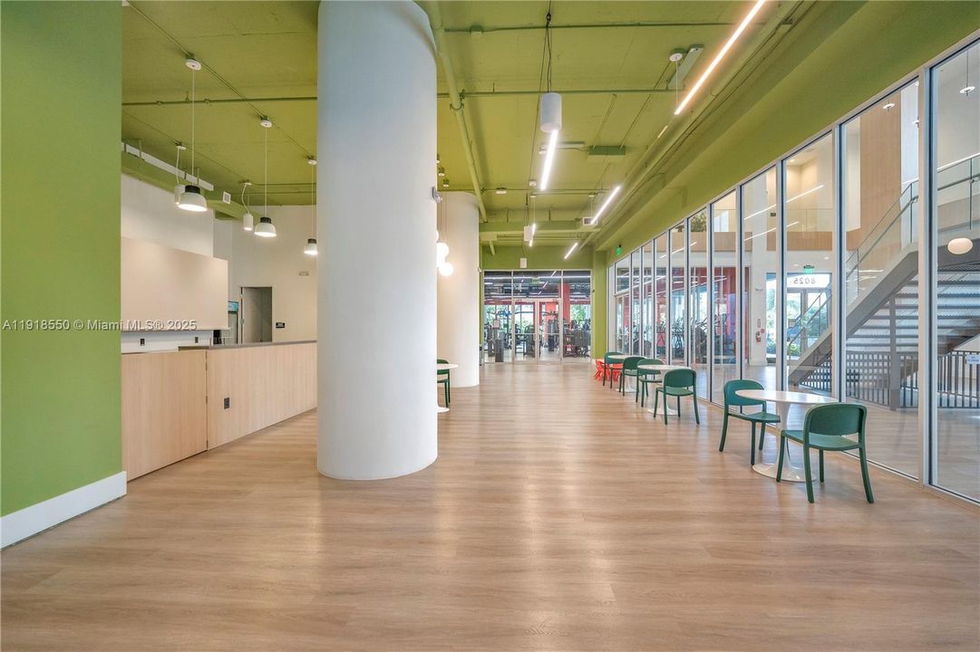 En Venta: $450,000 (2 camas, 2 baños, 1130 Pies cuadrados)