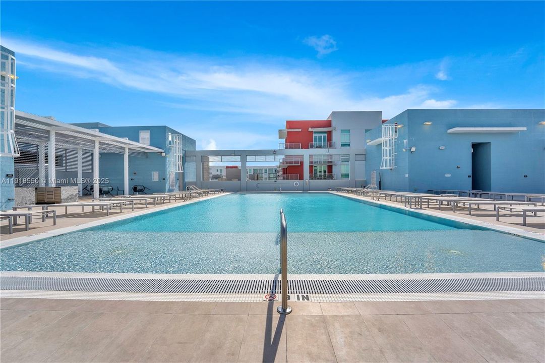 En Venta: $450,000 (2 camas, 2 baños, 1130 Pies cuadrados)