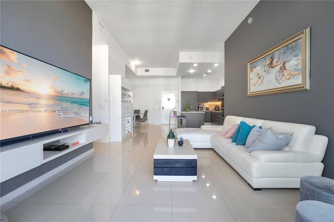 En Venta: $450,000 (2 camas, 2 baños, 1130 Pies cuadrados)