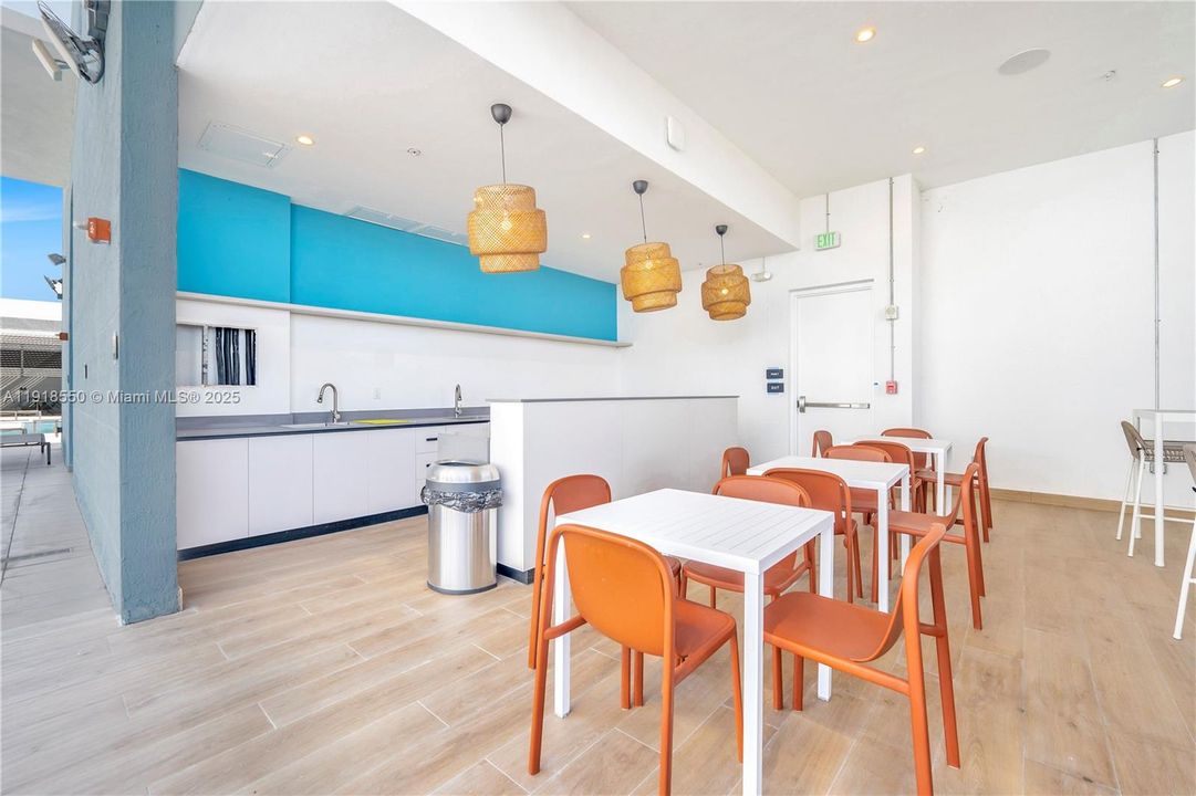 En Venta: $450,000 (2 camas, 2 baños, 1130 Pies cuadrados)