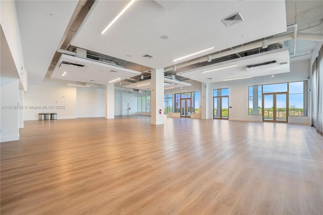 En Venta: $450,000 (2 camas, 2 baños, 1130 Pies cuadrados)