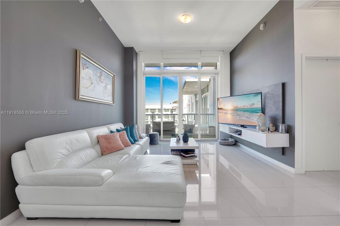 En Venta: $450,000 (2 camas, 2 baños, 1130 Pies cuadrados)