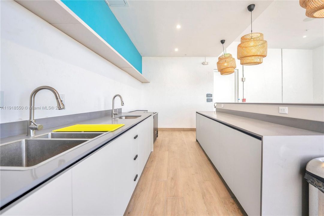 En Venta: $450,000 (2 camas, 2 baños, 1130 Pies cuadrados)