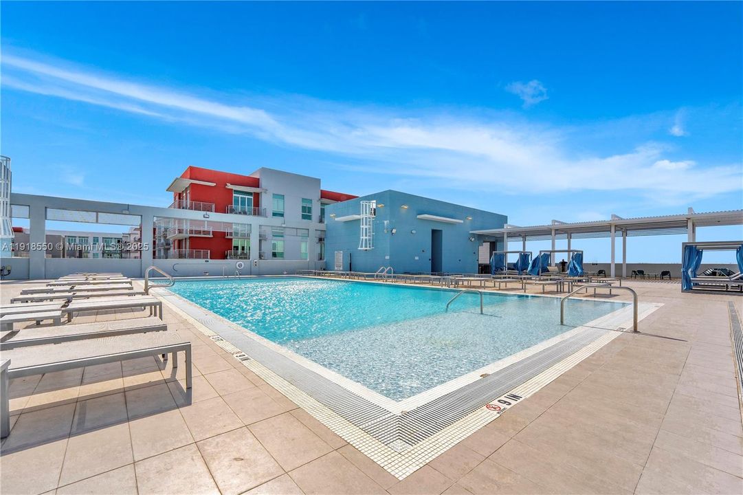 En Venta: $450,000 (2 camas, 2 baños, 1130 Pies cuadrados)