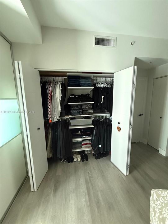 For Rent: $3,000 (1 beds, 1 baths, 736 Square Feet)