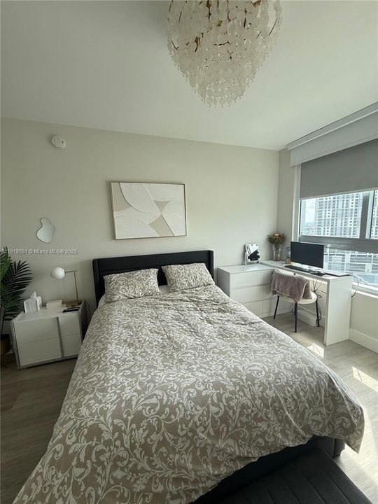 For Rent: $3,000 (1 beds, 1 baths, 736 Square Feet)