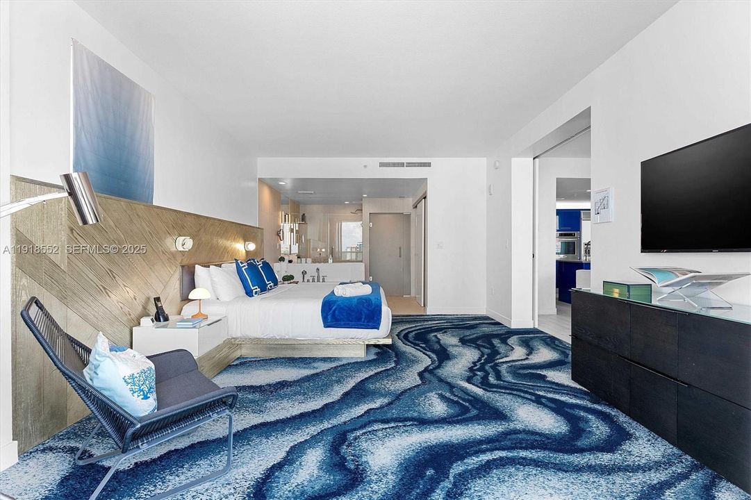 For Rent: $6,100 (2 beds, 2 baths, 1214 Square Feet)