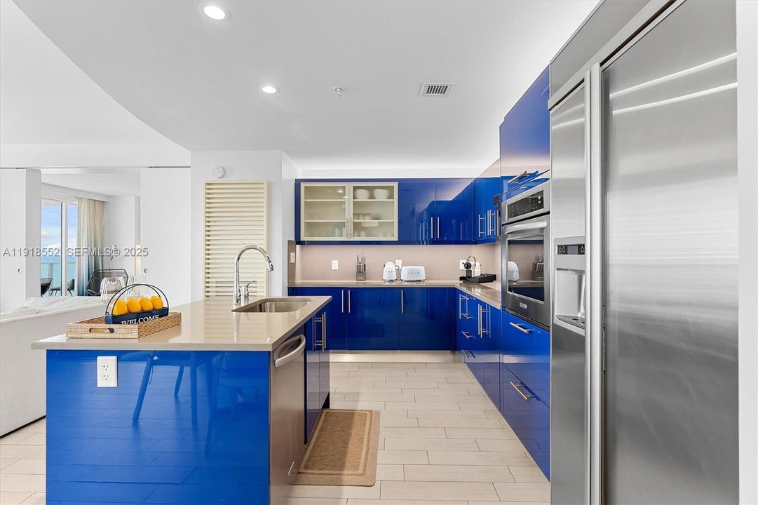 For Rent: $6,100 (2 beds, 2 baths, 1214 Square Feet)