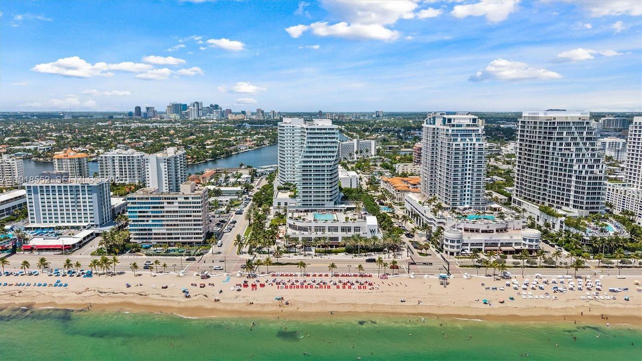 For Rent: $6,100 (2 beds, 2 baths, 1214 Square Feet)