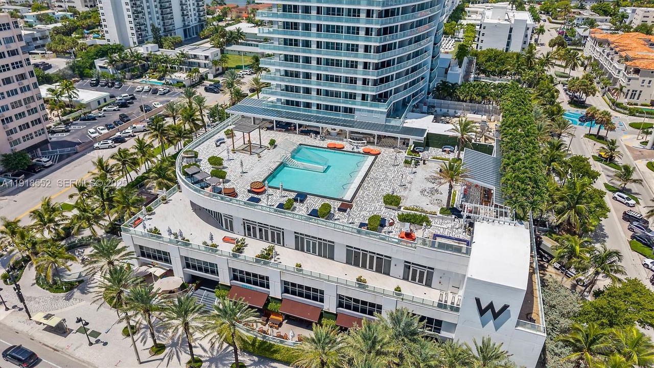 For Rent: $6,100 (2 beds, 2 baths, 1214 Square Feet)