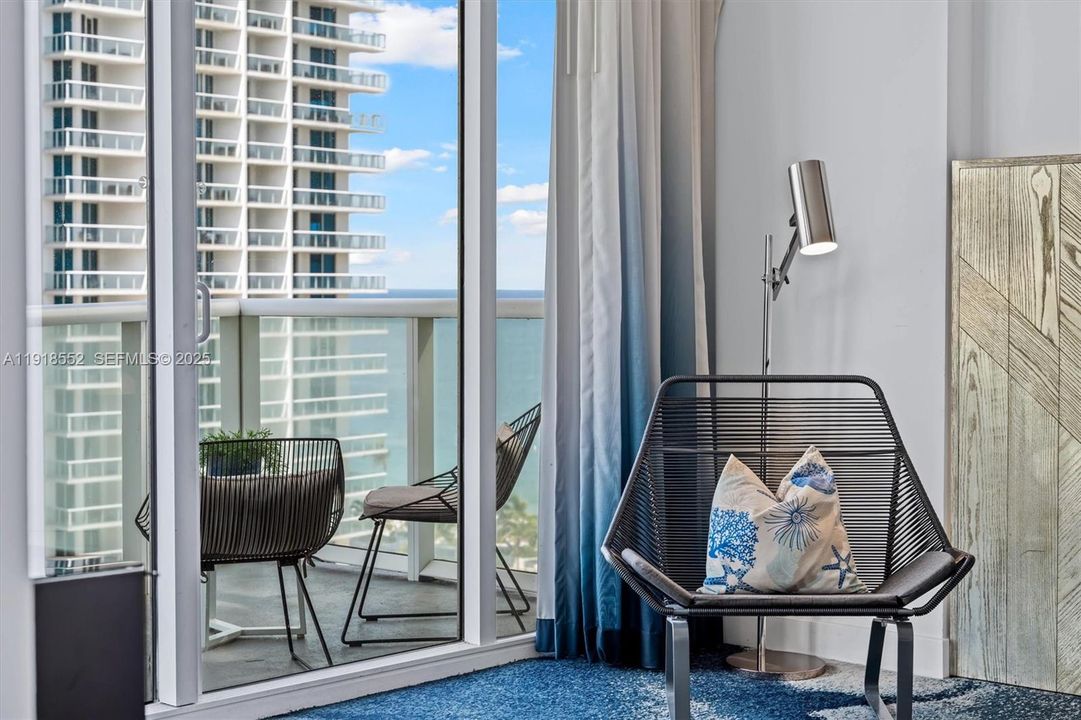 For Rent: $6,100 (2 beds, 2 baths, 1214 Square Feet)