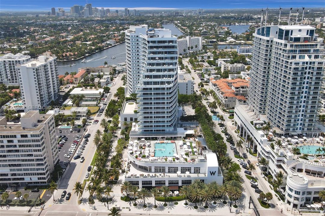 For Rent: $6,100 (2 beds, 2 baths, 1214 Square Feet)