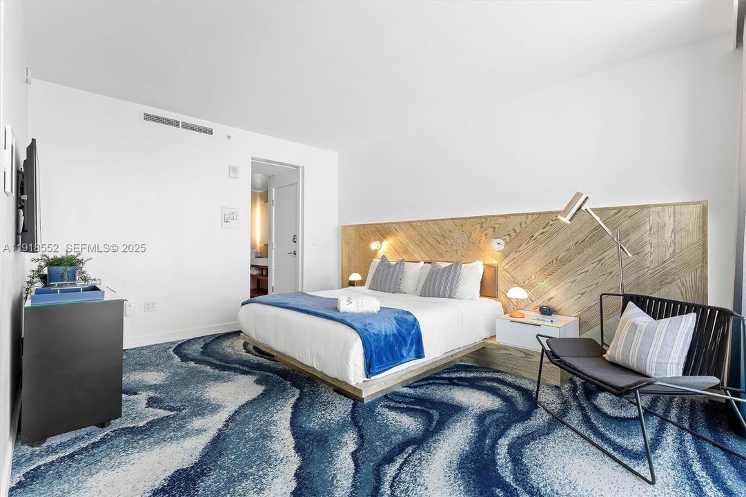 For Rent: $6,100 (2 beds, 2 baths, 1214 Square Feet)