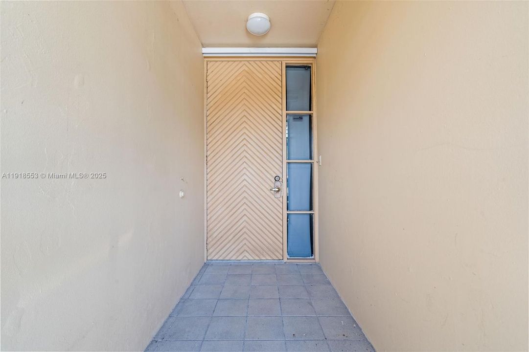 合同活跃: $3,000 (3 贝兹, 2 浴室, 1460 平方英尺)