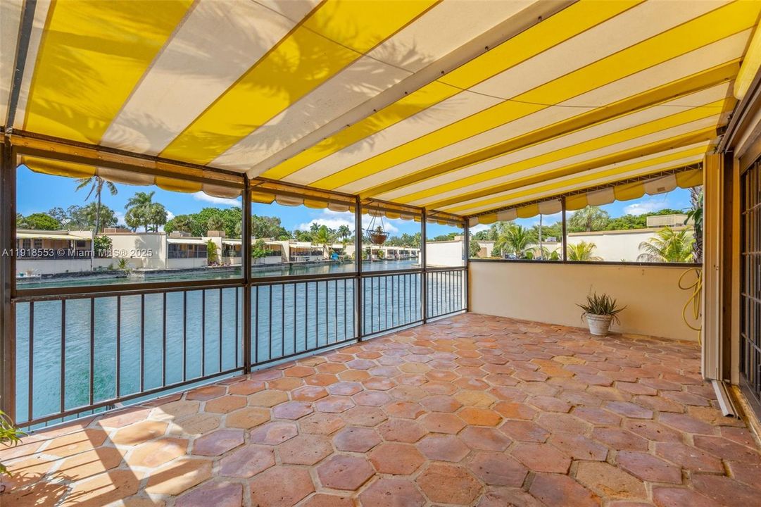 合同活跃: $3,000 (3 贝兹, 2 浴室, 1460 平方英尺)