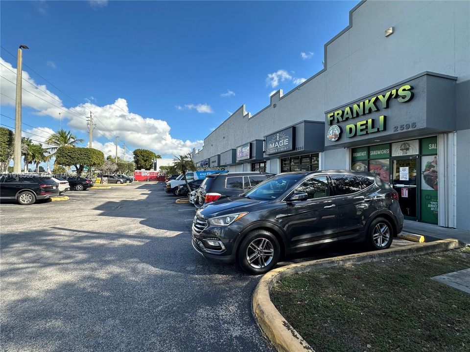 CORNER  FRANKY 26 AVE  AND 84 ST HIALEAH