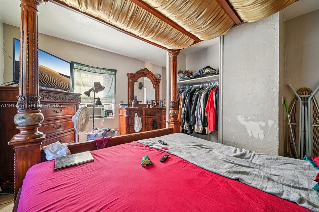 En Venta: $460,000 (3 camas, 2 baños, 1200 Pies cuadrados)