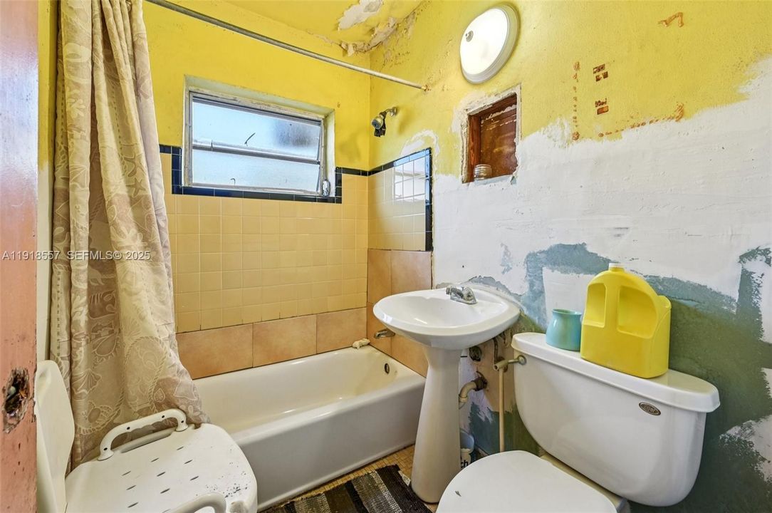 En Venta: $460,000 (3 camas, 2 baños, 1200 Pies cuadrados)