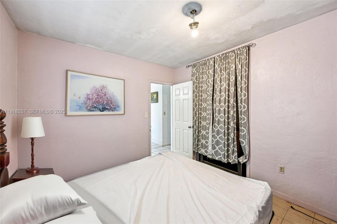 En Venta: $460,000 (3 camas, 2 baños, 1200 Pies cuadrados)