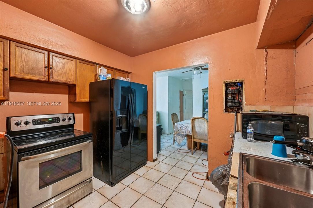 En Venta: $460,000 (3 camas, 2 baños, 1200 Pies cuadrados)