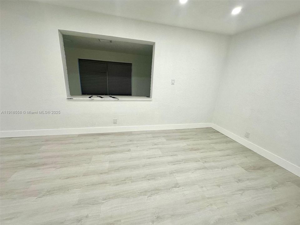 For Sale: $485,000 (3 beds, 2 baths, 1272 Square Feet)