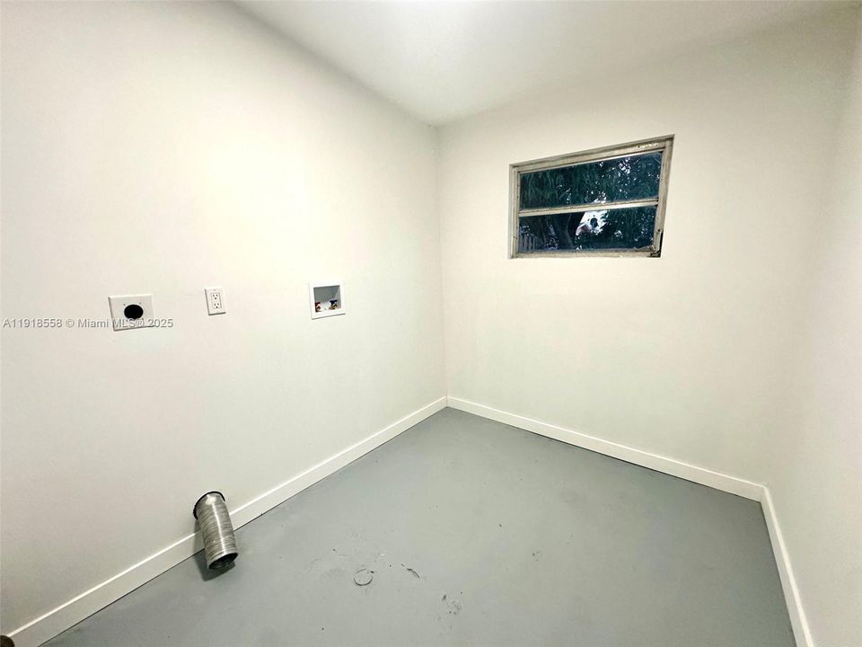 For Sale: $485,000 (3 beds, 2 baths, 1272 Square Feet)