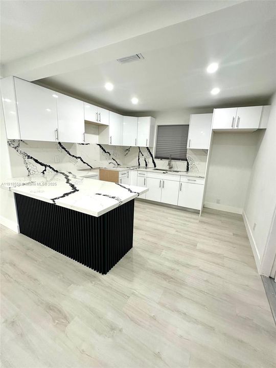 For Sale: $485,000 (3 beds, 2 baths, 1272 Square Feet)