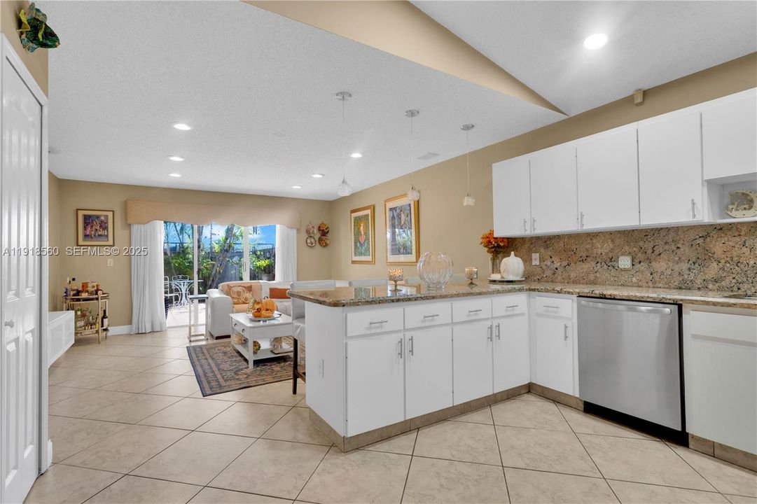 For Sale: $660,000 (3 beds, 2 baths, 1733 Square Feet)