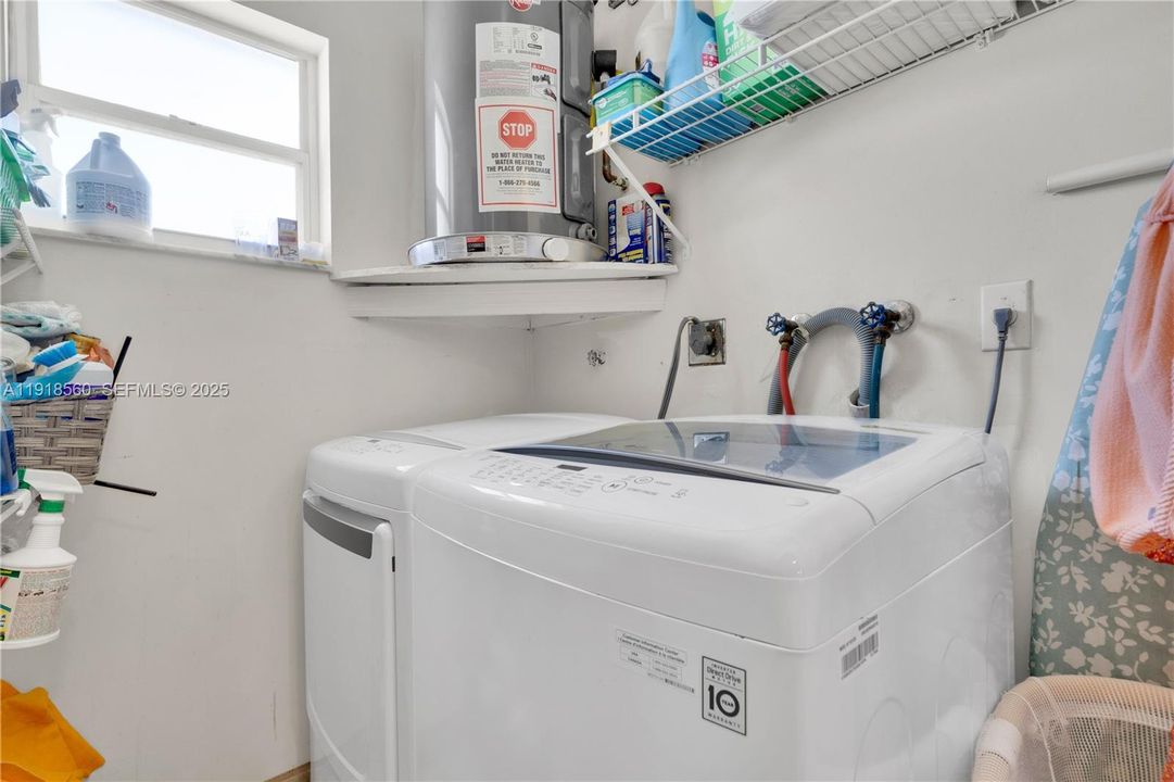 For Sale: $660,000 (3 beds, 2 baths, 1733 Square Feet)