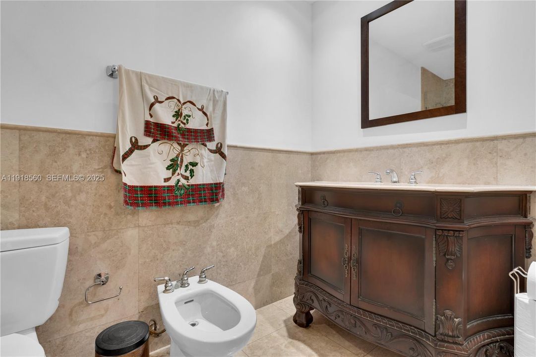 For Sale: $660,000 (3 beds, 2 baths, 1733 Square Feet)