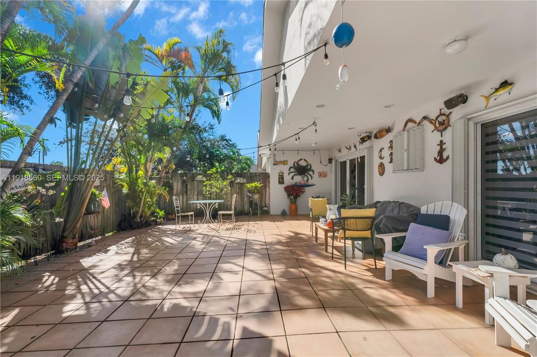 For Sale: $660,000 (3 beds, 2 baths, 1733 Square Feet)