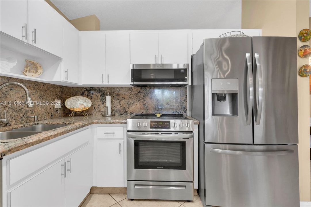 For Sale: $660,000 (3 beds, 2 baths, 1733 Square Feet)