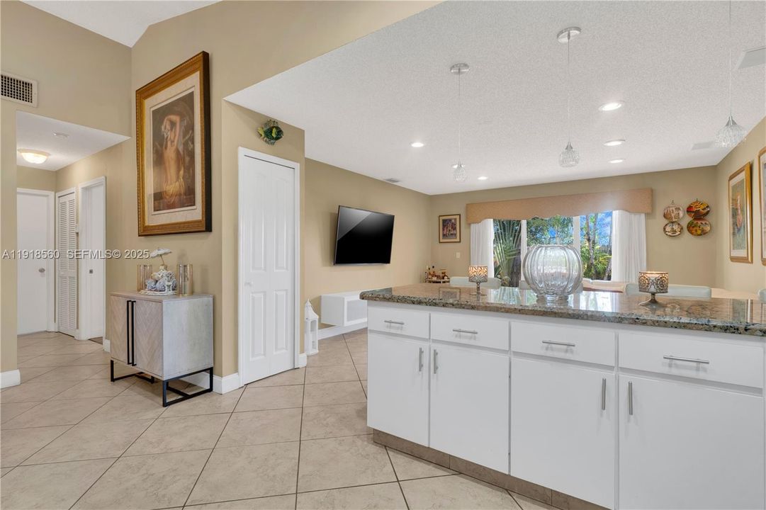 For Sale: $660,000 (3 beds, 2 baths, 1733 Square Feet)