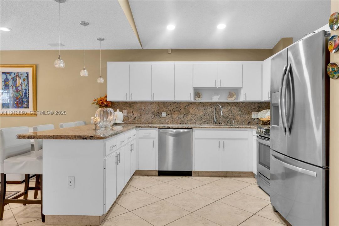 For Sale: $660,000 (3 beds, 2 baths, 1733 Square Feet)