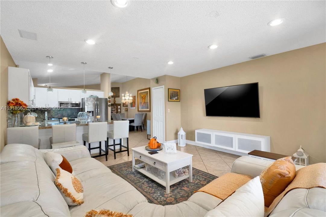 For Sale: $660,000 (3 beds, 2 baths, 1733 Square Feet)