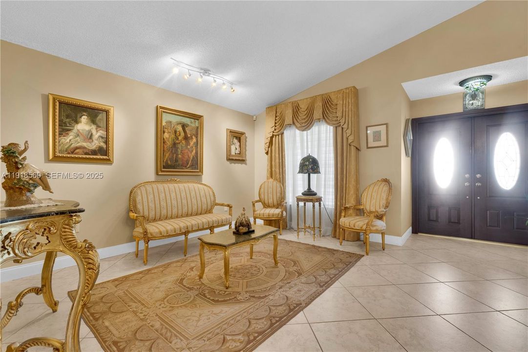 For Sale: $660,000 (3 beds, 2 baths, 1733 Square Feet)