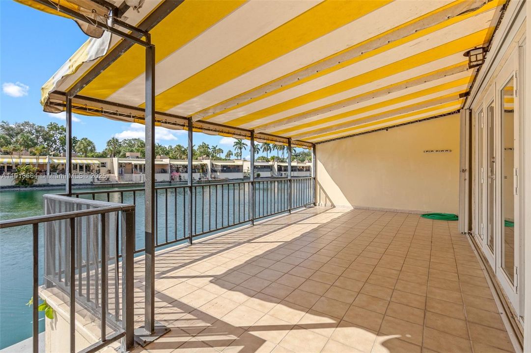 合同活跃: $3,000 (3 贝兹, 2 浴室, 1460 平方英尺)