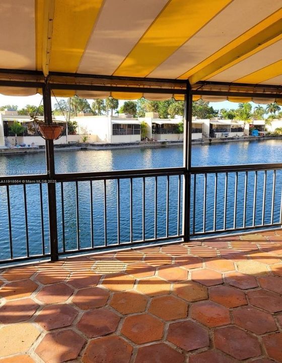 合同活跃: $3,000 (3 贝兹, 2 浴室, 1460 平方英尺)